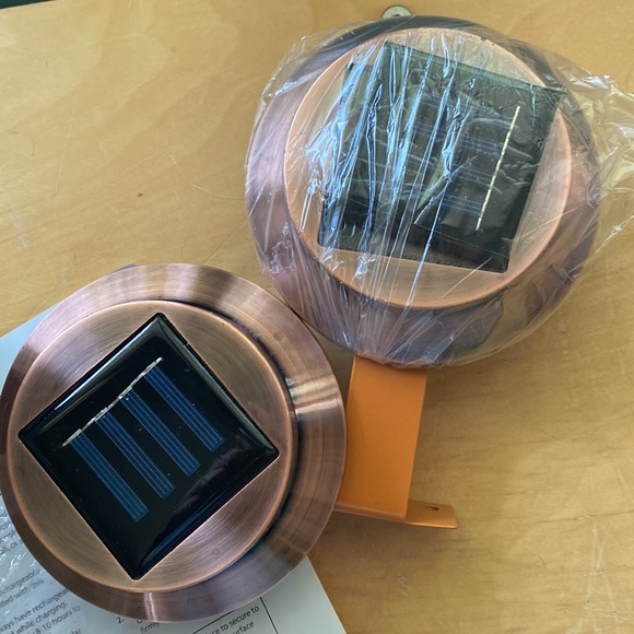 I-Zoom Outdoor Solar Safety Light Pack of 2 - Picture 6 of 7